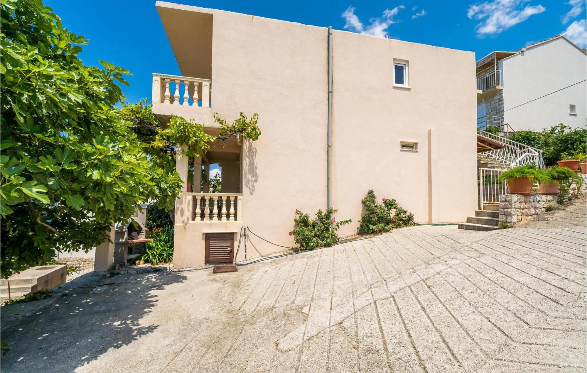 Stunning Apartment In Gruda With House Sea View モルナット エクステリア 写真