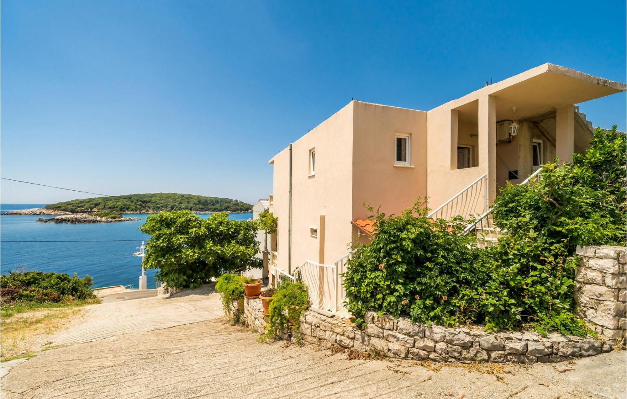 Stunning Apartment In Gruda With House Sea View モルナット エクステリア 写真