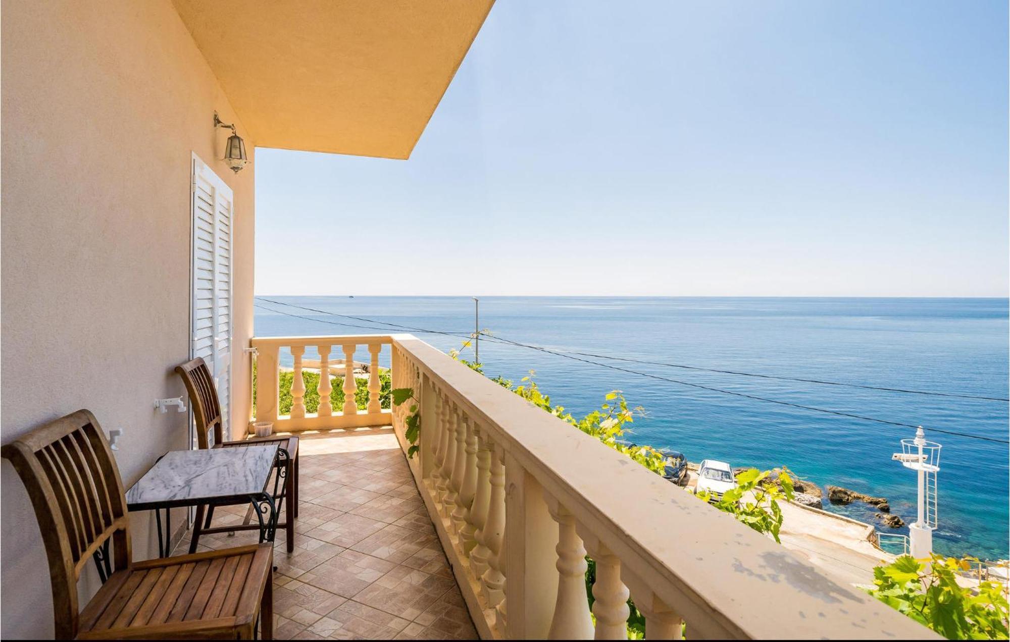 Stunning Apartment In Gruda With House Sea View モルナット エクステリア 写真