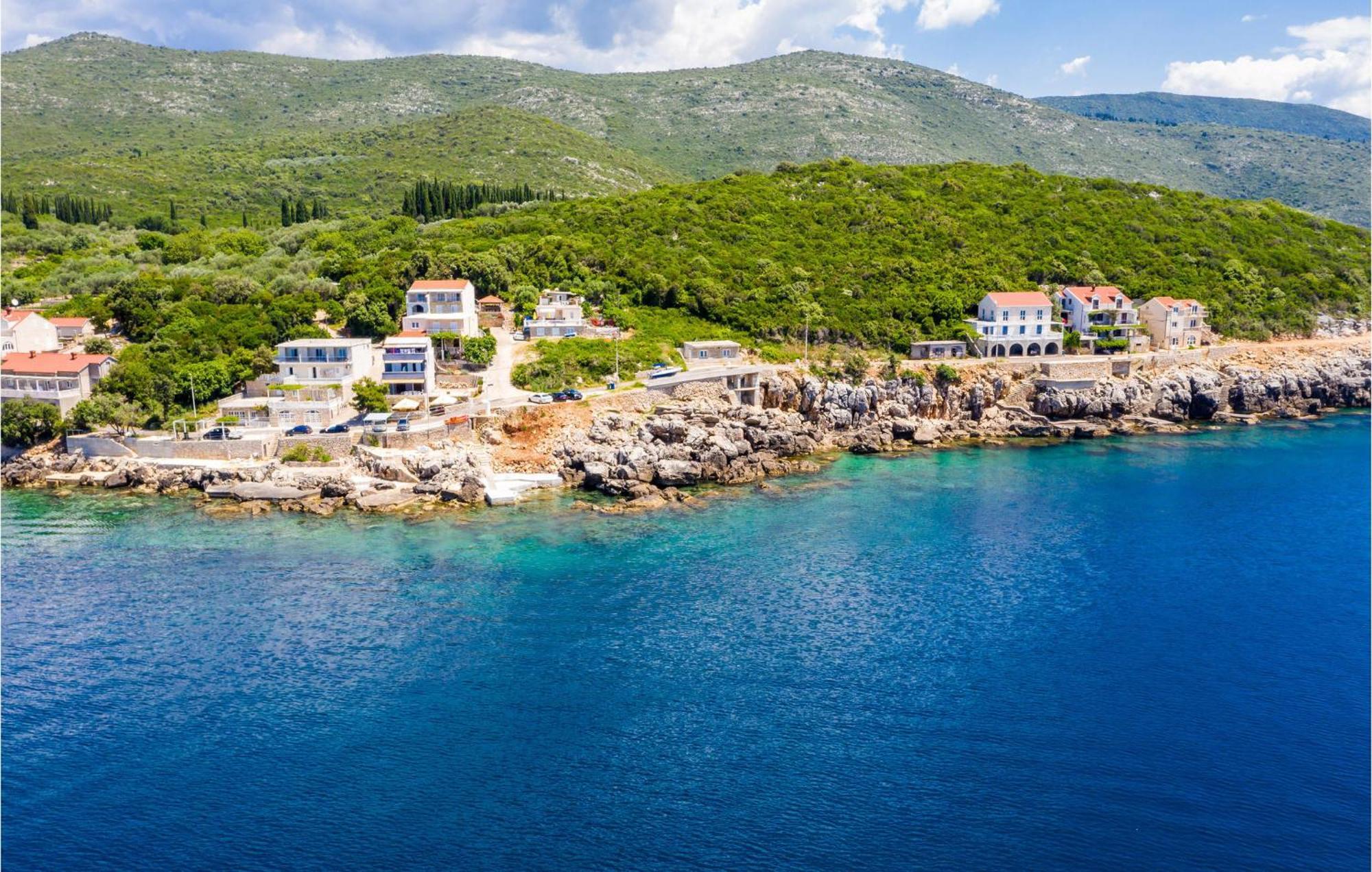 Stunning Apartment In Gruda With House Sea View モルナット エクステリア 写真